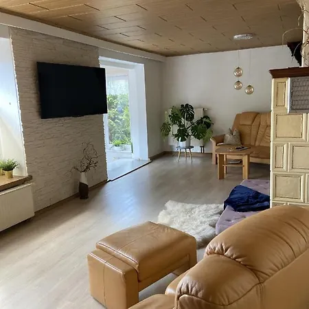 Ferienhaus Am Bergl 別荘 Mucka